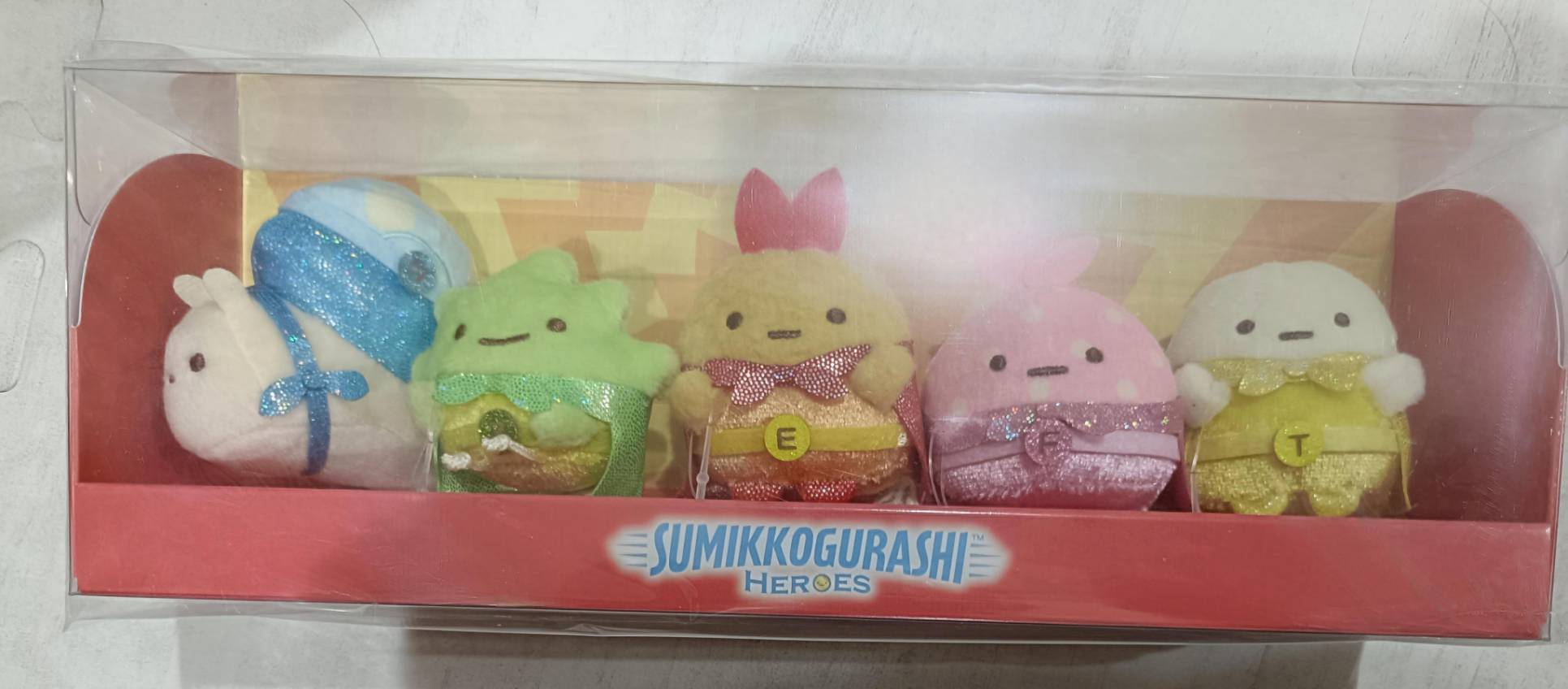 すみっコぐらしヒーローズ てのりぬいぐるみセット5体 透明ボックス入り全体正面